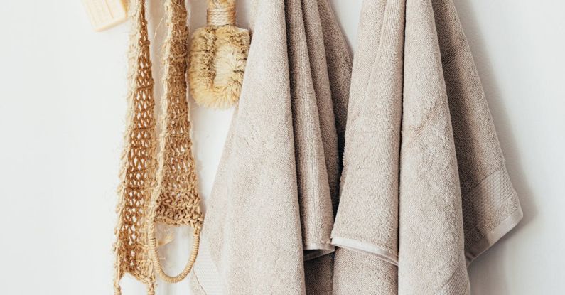 Sustainable Product - Set of body care tools with towels on hanger